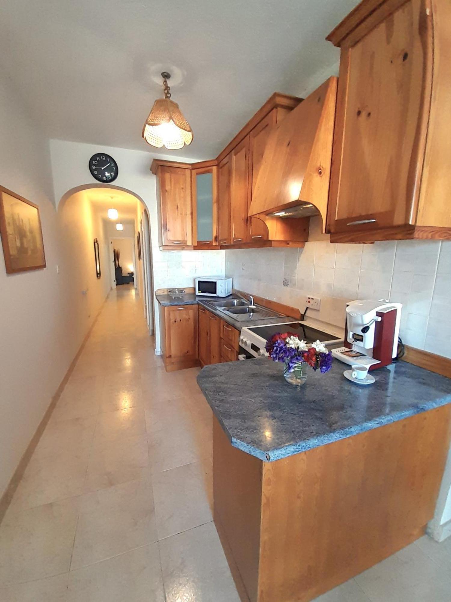 Seafront Maisonette Ocean Views & Terrace メーリッハ エクステリア 写真
