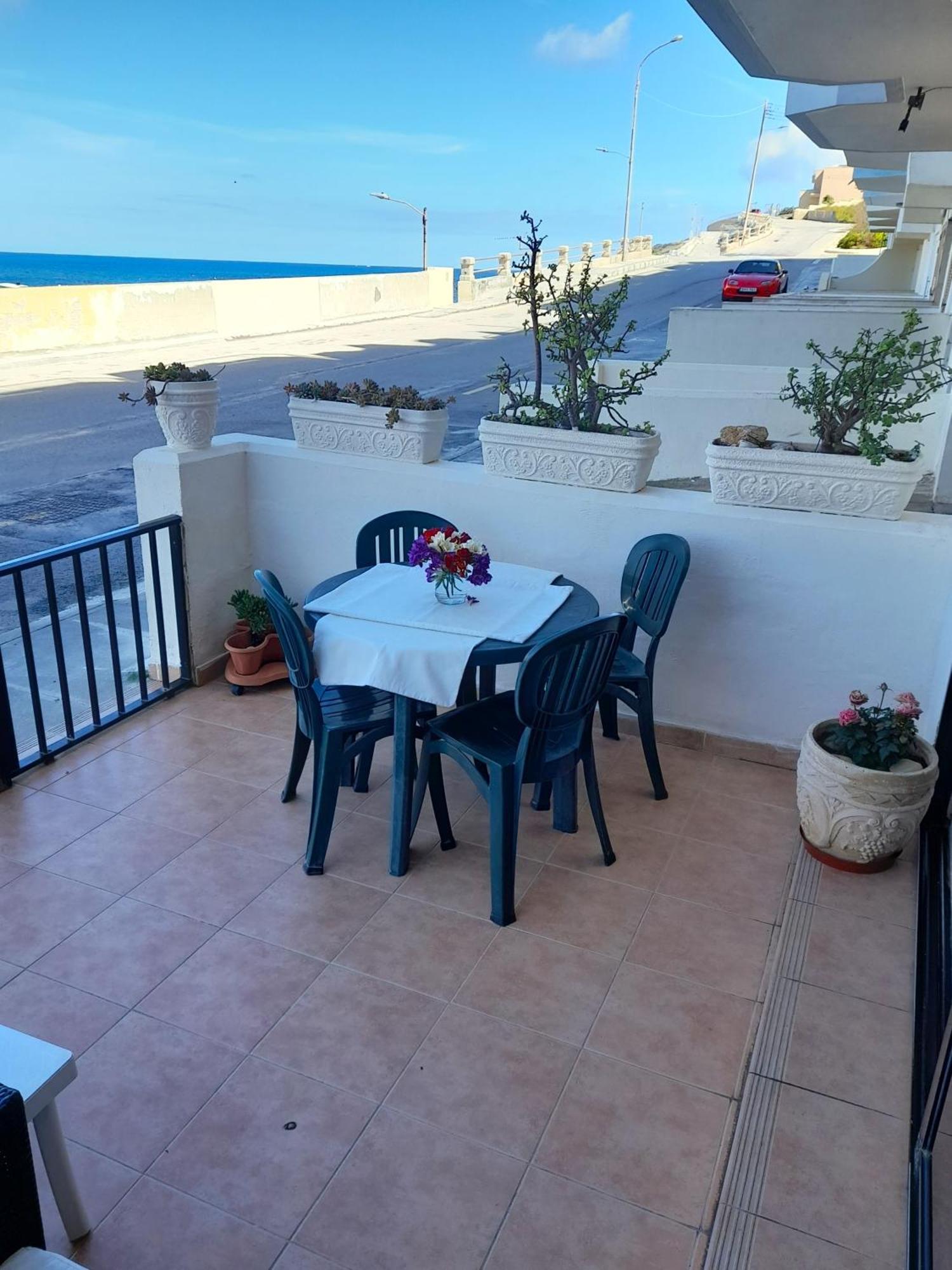 Seafront Maisonette Ocean Views & Terrace メーリッハ エクステリア 写真