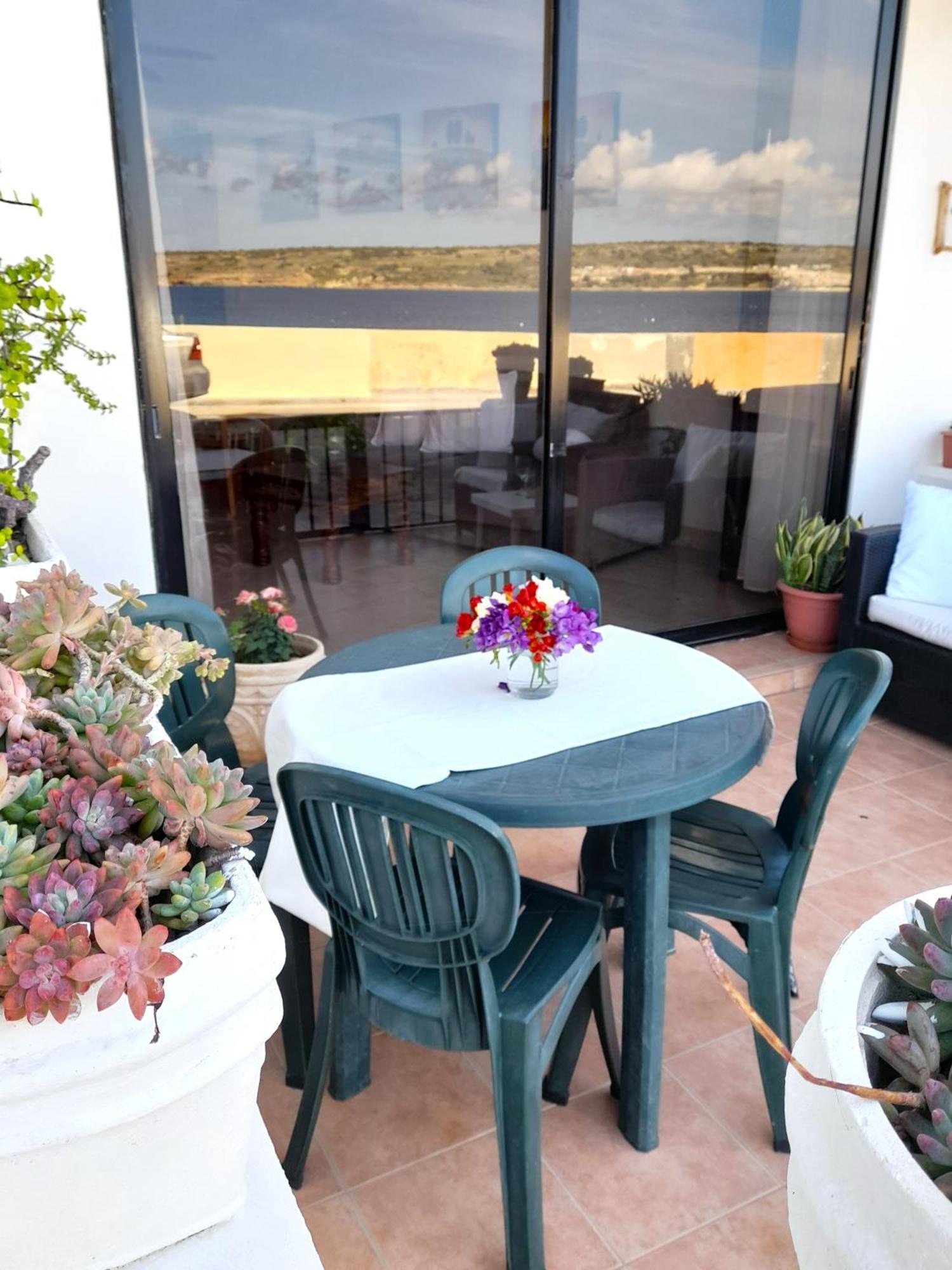 Seafront Maisonette Ocean Views & Terrace メーリッハ エクステリア 写真